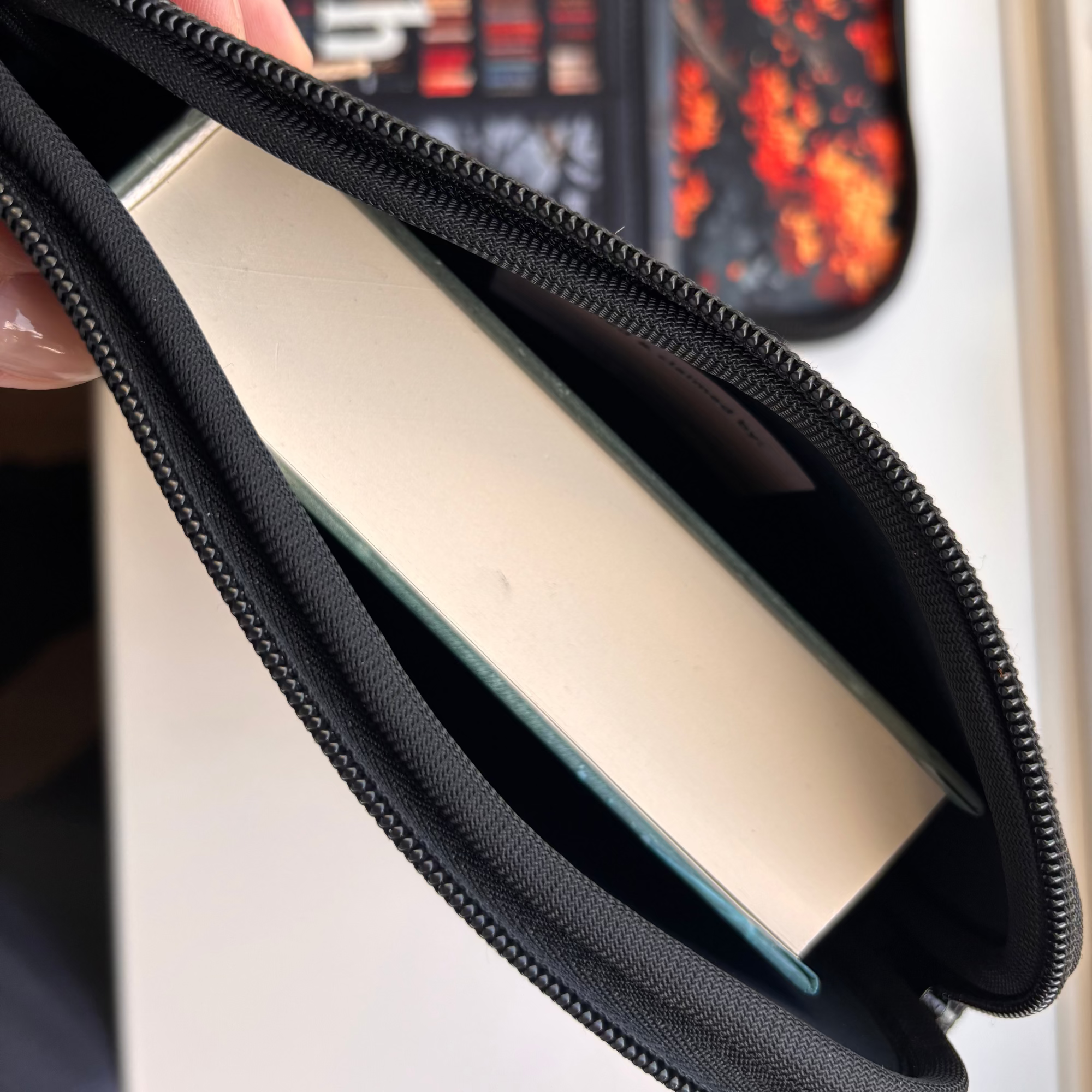 BOGPOSE - In My Bookish Era