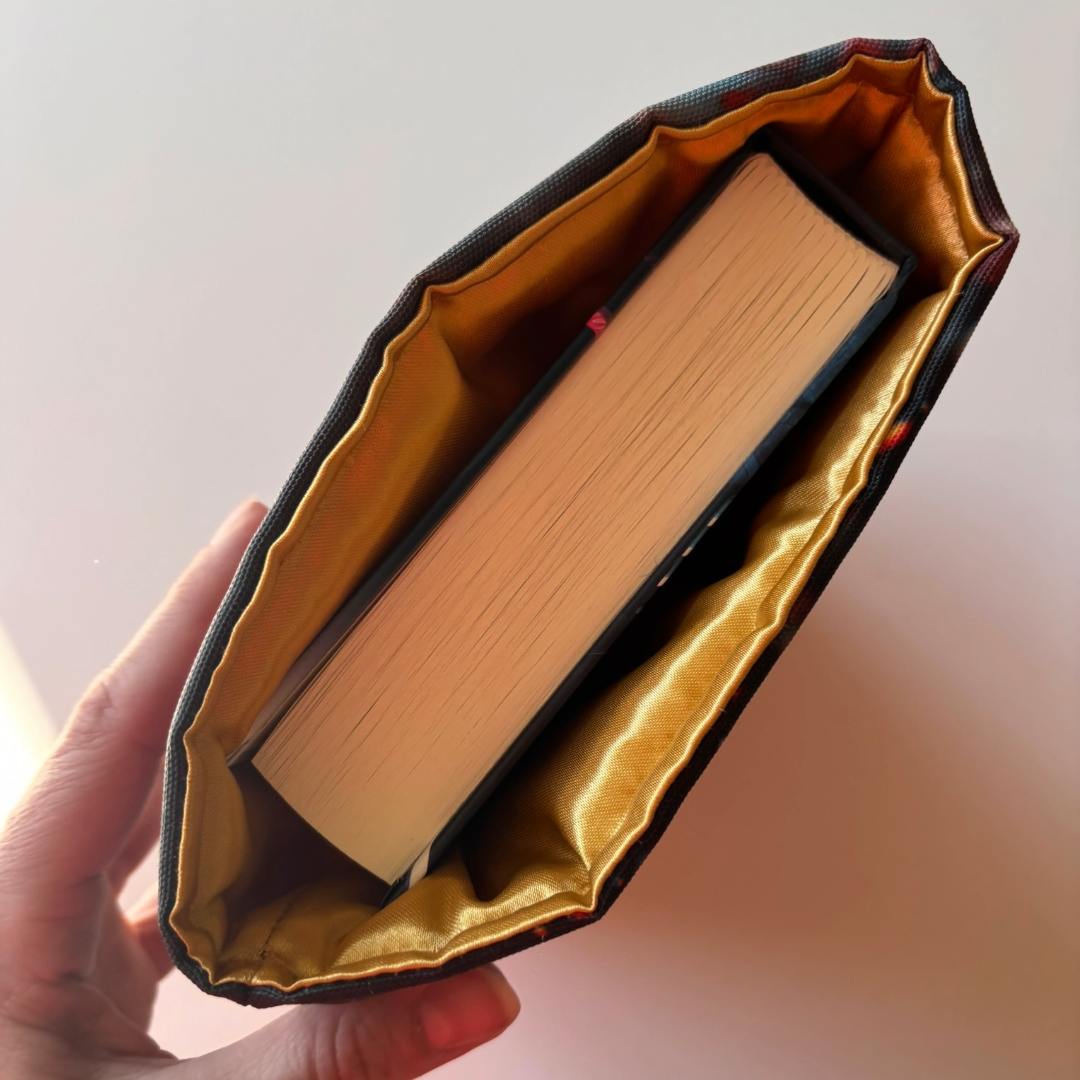 BOGPOSE - Books are my love language