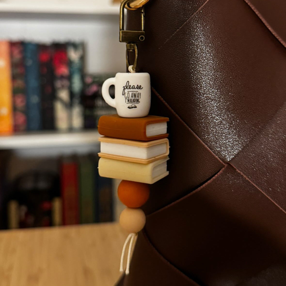 Nøglering - Please go away, I'm reading