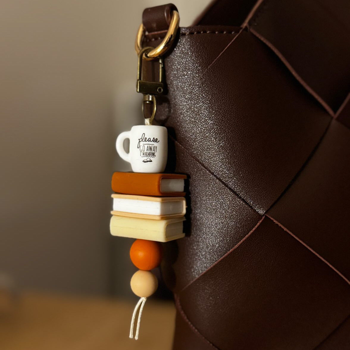 Nøglering - Please go away, I'm reading