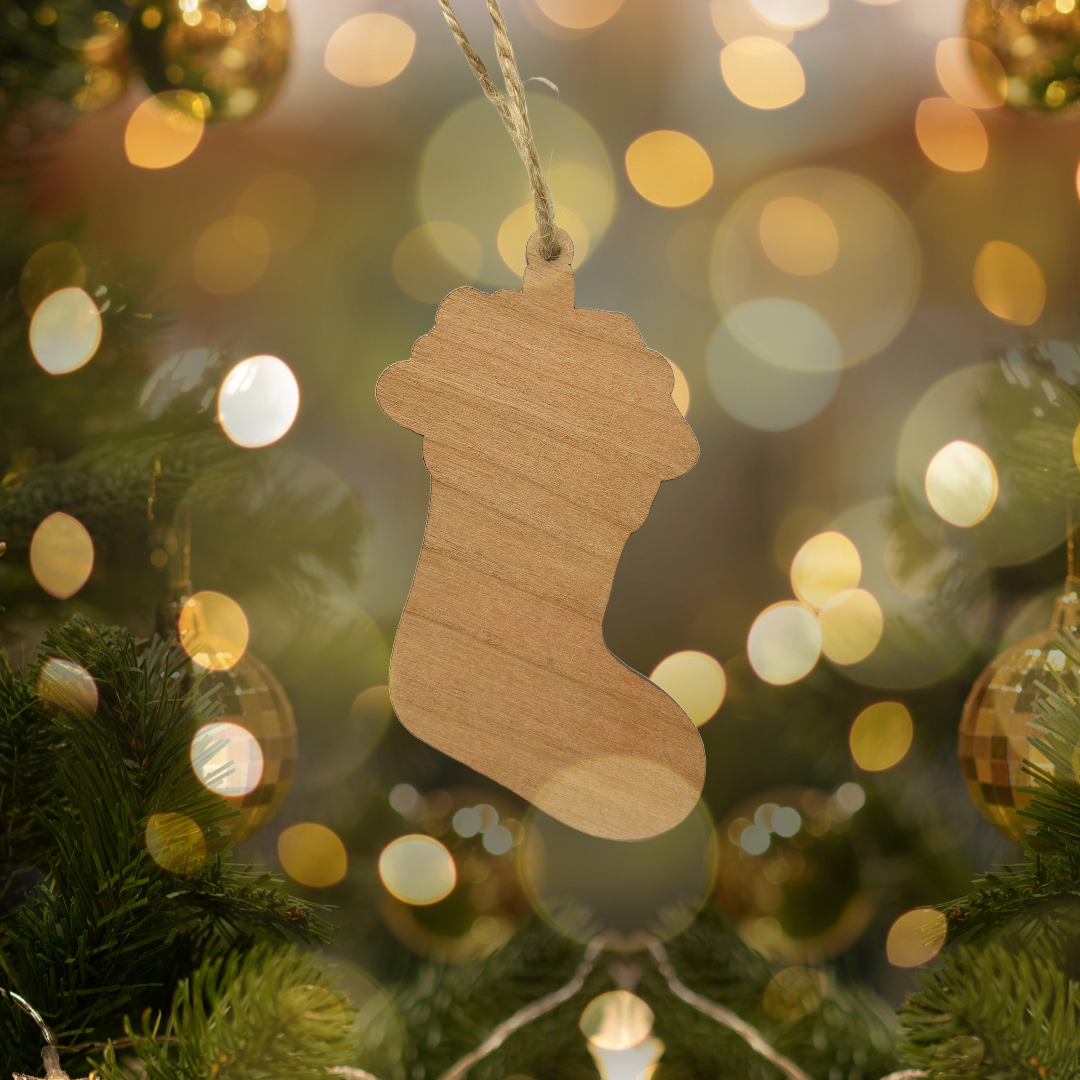 Julepynt i træ - Rød julesok med bøger i (Merry Bookmas)