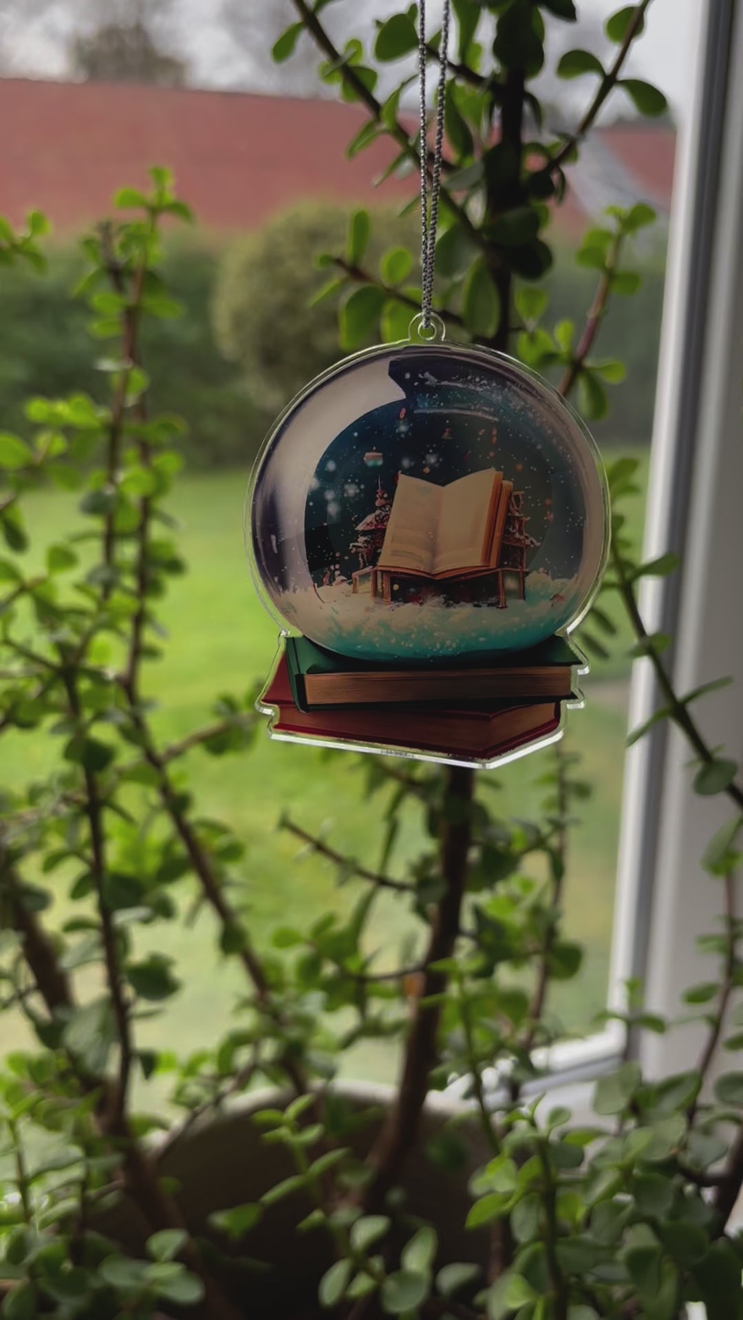 Julepynt - Snowglobe med bøger 2.0