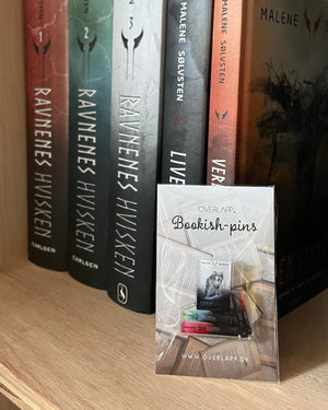 Bookish Pins - Ravnenes Hvisken trilogi