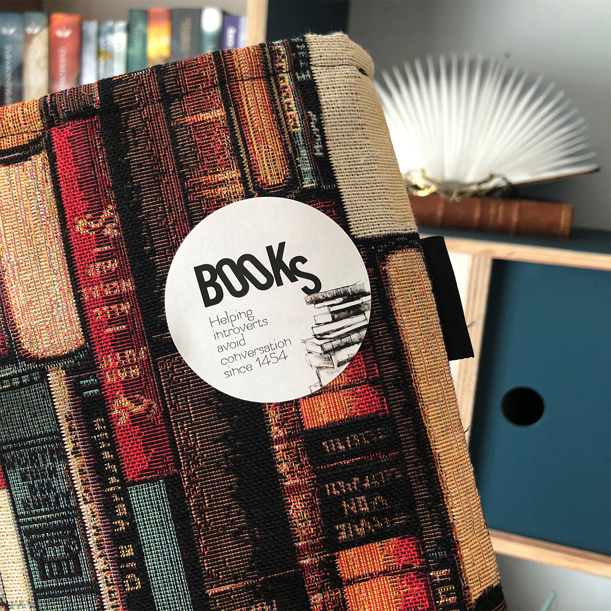 Klistermærke - Books, helping introverts