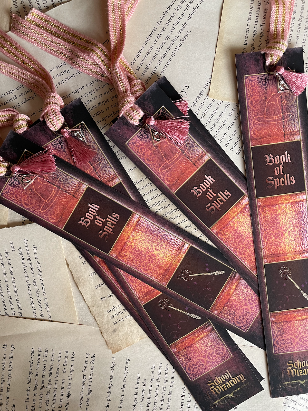 Bogmærke - Bookspines 'Book of spells'